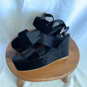 Steve Madden Carlyle Velvet Platform Sandals - Black